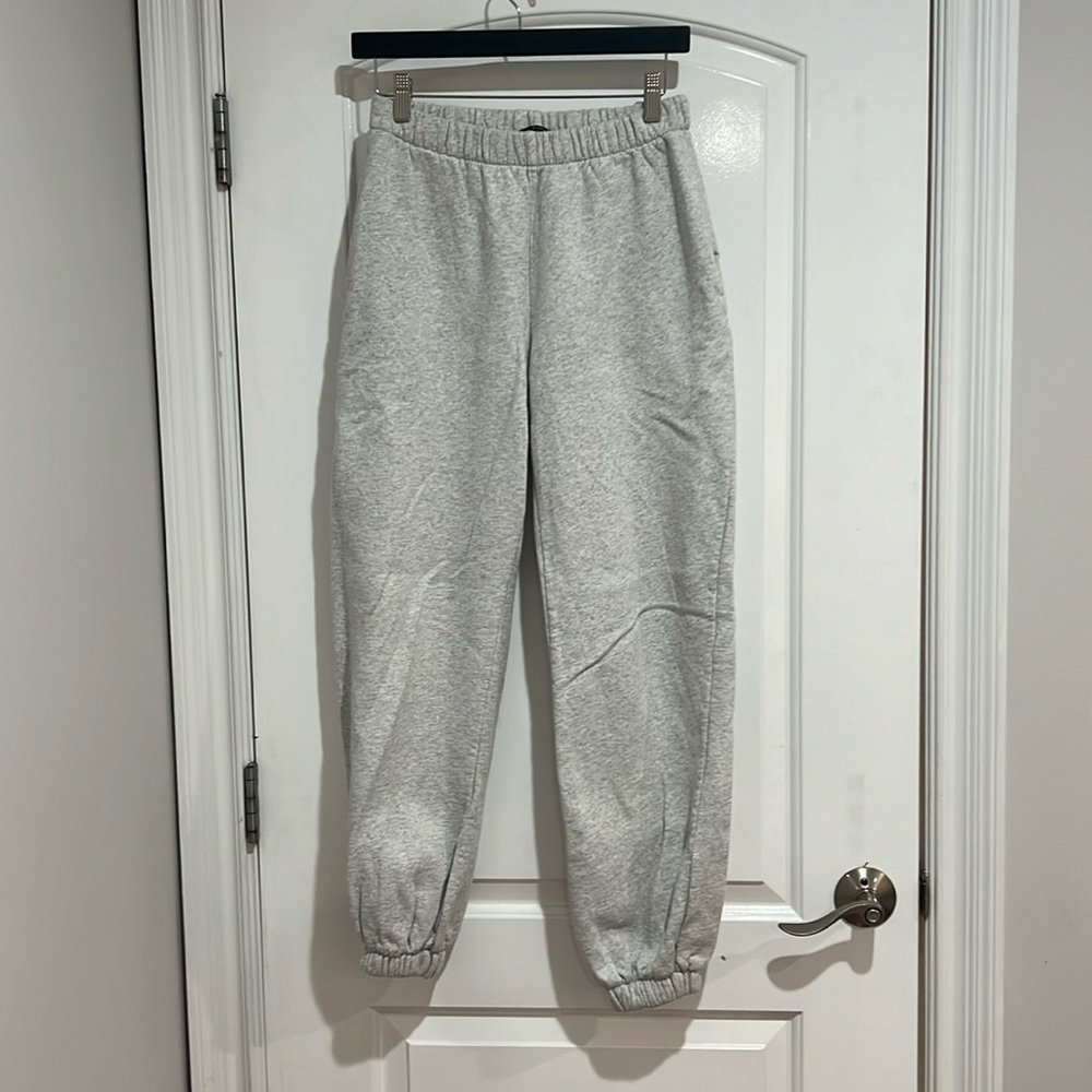 Brandy Melville sweatpants, light grey